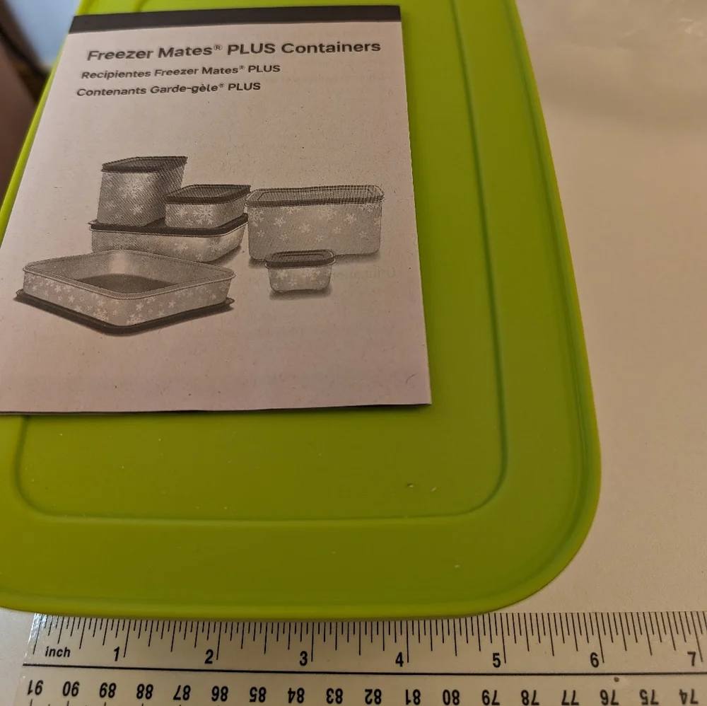 Tupperware Freezer Mates II Medium Plus 4 1/4 C Container, 7869C-2 and 7870B-3